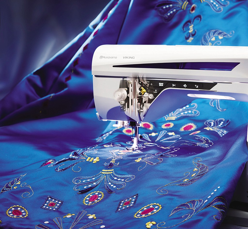 Фото  Швейно-вышивальная машина Husqvarna Designer Diamond Royale | Текстильторг